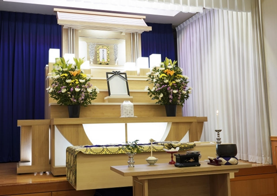セレモ所沢が所沢市で飾った家族葬の祭壇と花壇